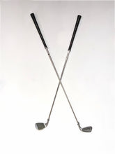 Load image into Gallery viewer, Narrow Crossed Golf Club Wall Mount